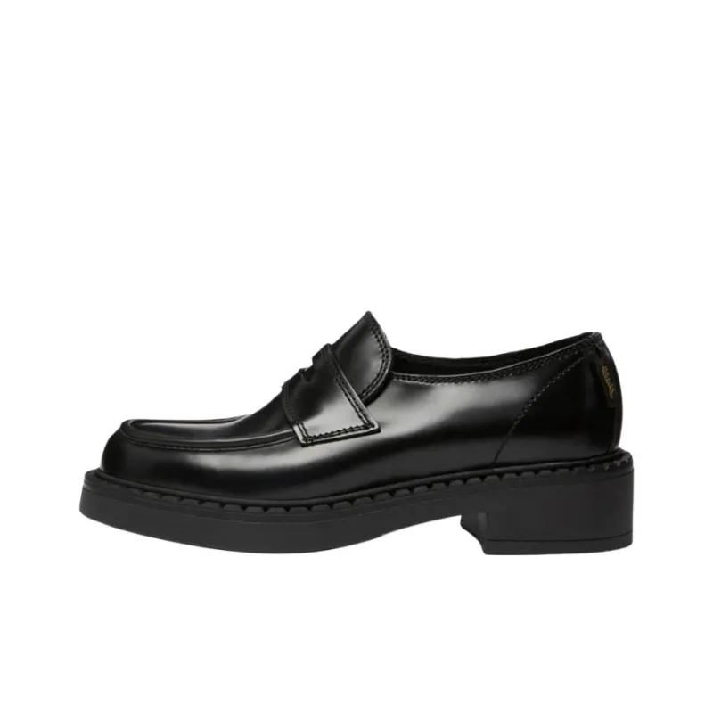G.H. Bass & Co. Albany II Loafers Women's Black-0