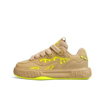OFF WIERAH Slip Resistant Water Resistant And Wear Resistant Low Top Skateboard Shoes Men's Apricot