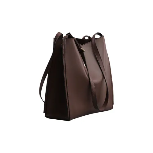 TTaG．baG Shoulder Bags