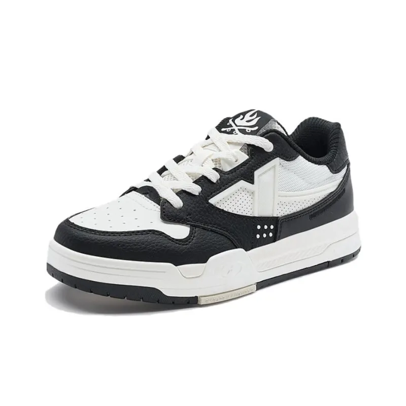 XTEP Yujie Anti Slip Wear Resistant Low Top Skateboard Shoes Women's Black White-1