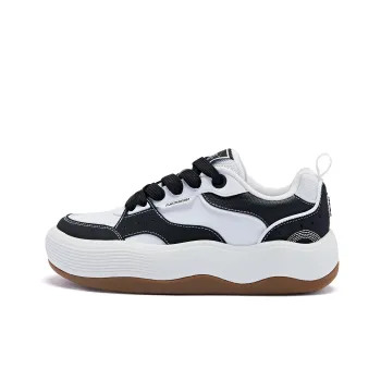 QIAODAN Coverage Slip-Resistant Balance Lightweight Low-Top Skateboard Shoes Women's Jordan White Black