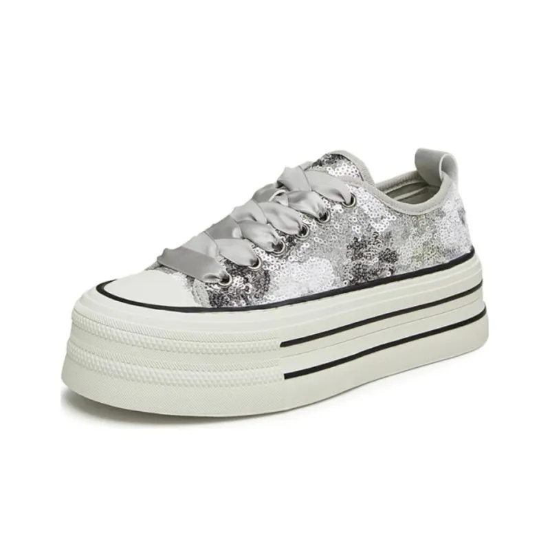 Tata Low Top Skateboard Shoes Women's-1