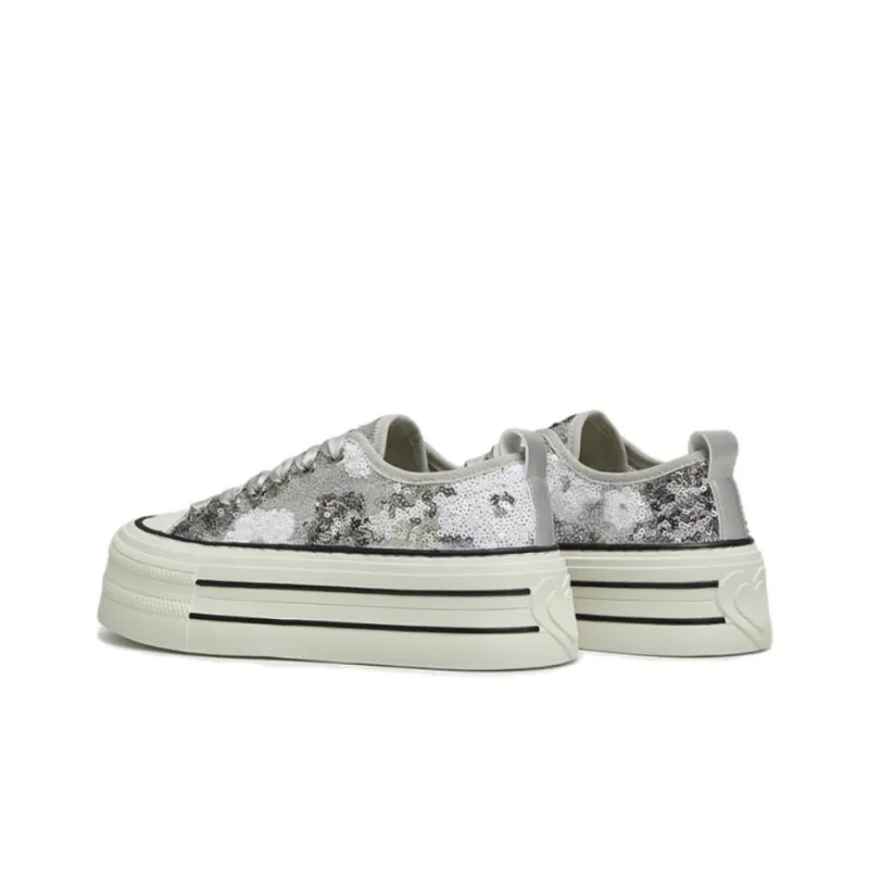 Tata Low Top Skateboard Shoes Women's-4