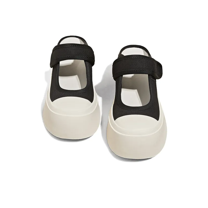 A Poinsettia Princess Closed Toe Slippers Women's-3