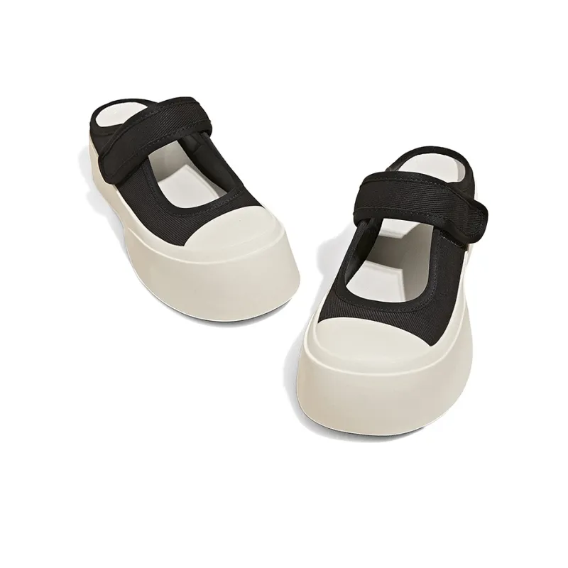 A Poinsettia Princess Closed Toe Slippers Women's-1