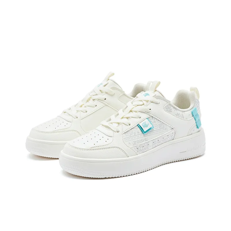QIAODAN Cashew Flower Pattern Wear Resistant Breathable Slip Resistant Low Top Skateboard Shoes Women's White Blue-1