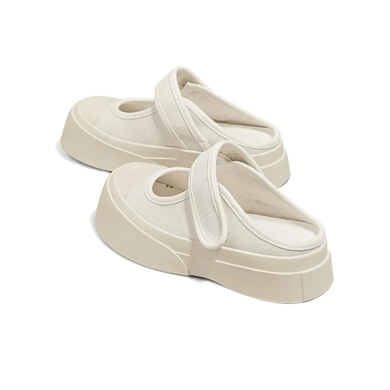 A Poinsettia Princess Closed Toe Slippers Women's-13