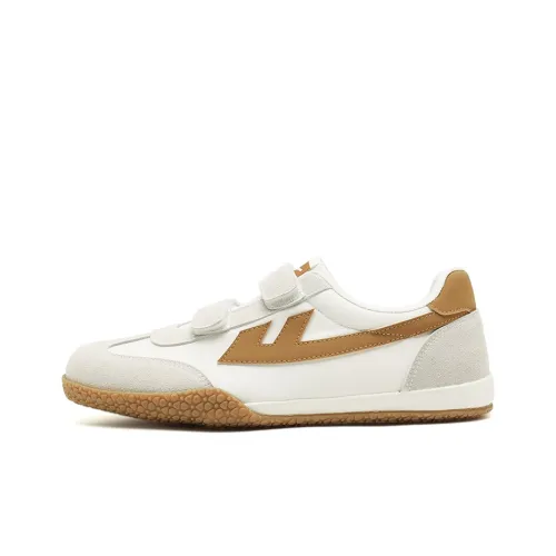 Warrior Wear resistant Lightweight Breathable And Non slip. Low Top Canvas Shoes Unisex Beige Brown