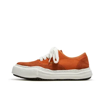 SENGUOGUO Anti Slip Wear Resistant Low Top Skateboard Shoes Unisex Orange