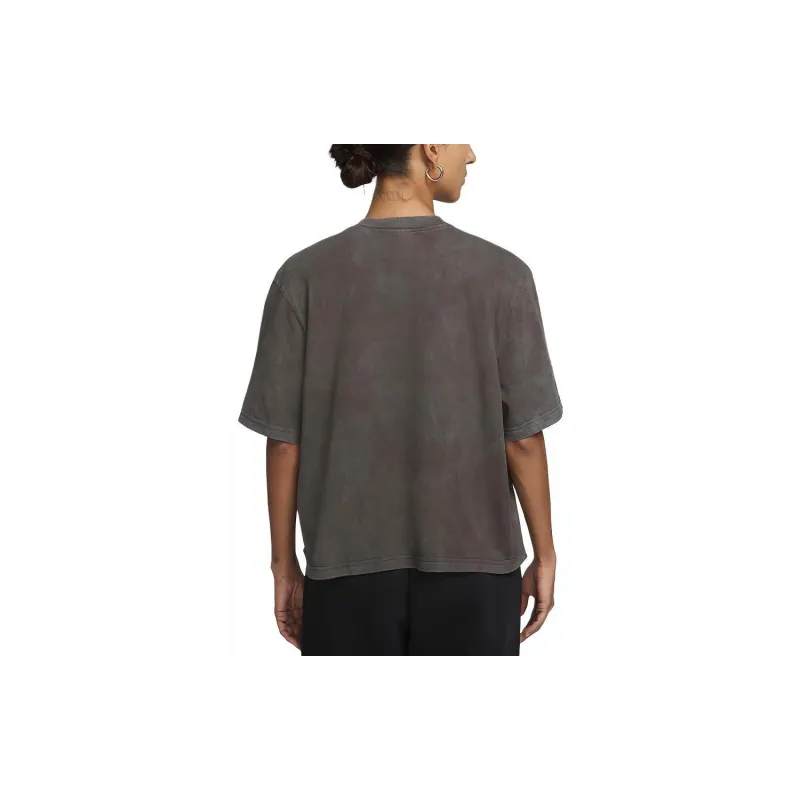 Nike Sportswear Women's T-Shirt-1