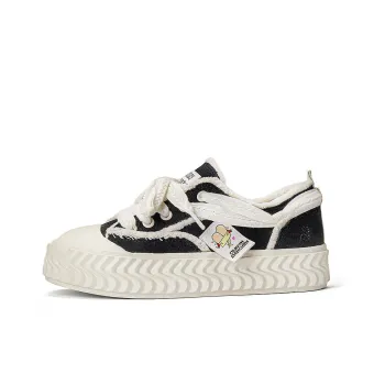 Crayon Shinchan Low Top Canvas Shoes Women's