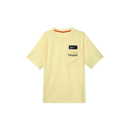 Nike T-Shirts Men Light Lemon Green