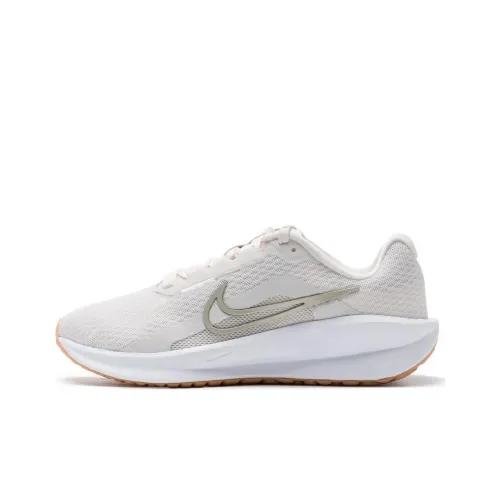 Nike DOWNSHIFTER 13 Running Shoes Women's Low-Top White/Silver