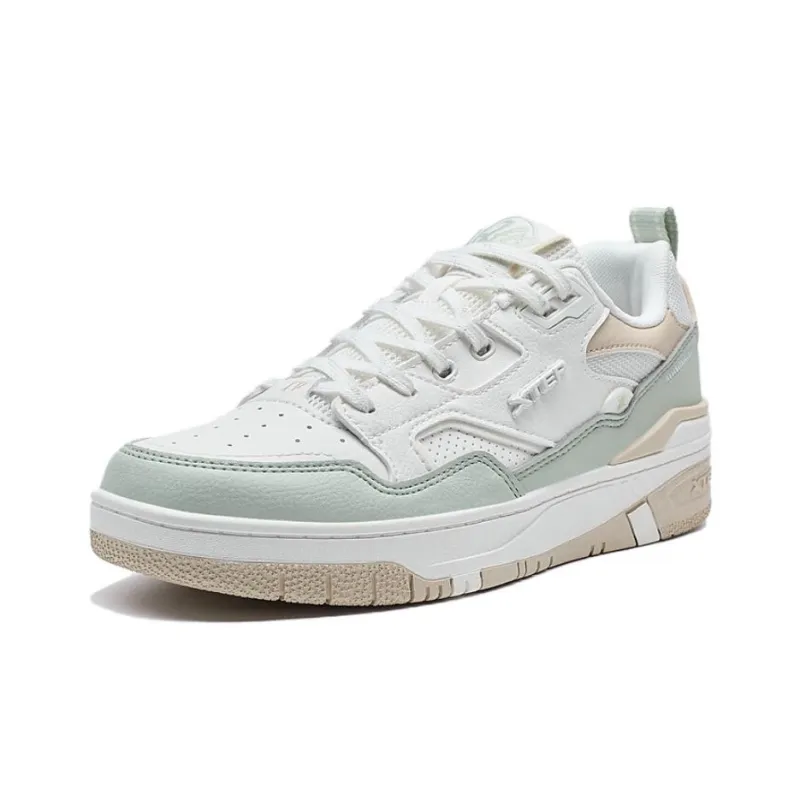 XTEP New Dawn Anti Slip Wear Resistant Low Top Skateboard Shoes Women's Green White-1