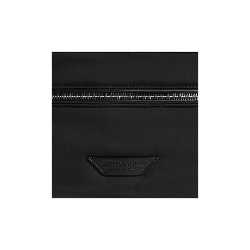 Bottega Veneta Logo Patch Zipped Belt Bag-5
