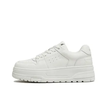 Tata Low Top Skateboard Shoes Women's