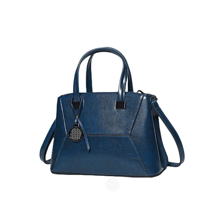 TTaG．baG Cow Leather Shoulder Bag Women's-7