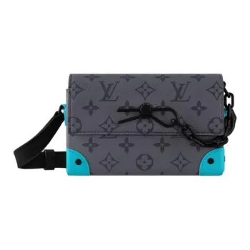 LOUIS VUITTON Steamer Wearable Wallet