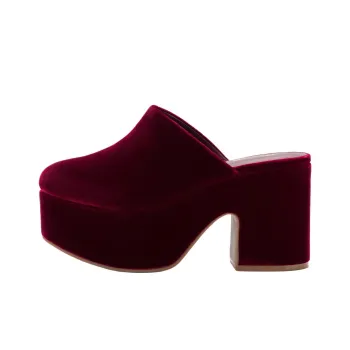 Larroude Closed Toe Slippers 9cm Women's Red
