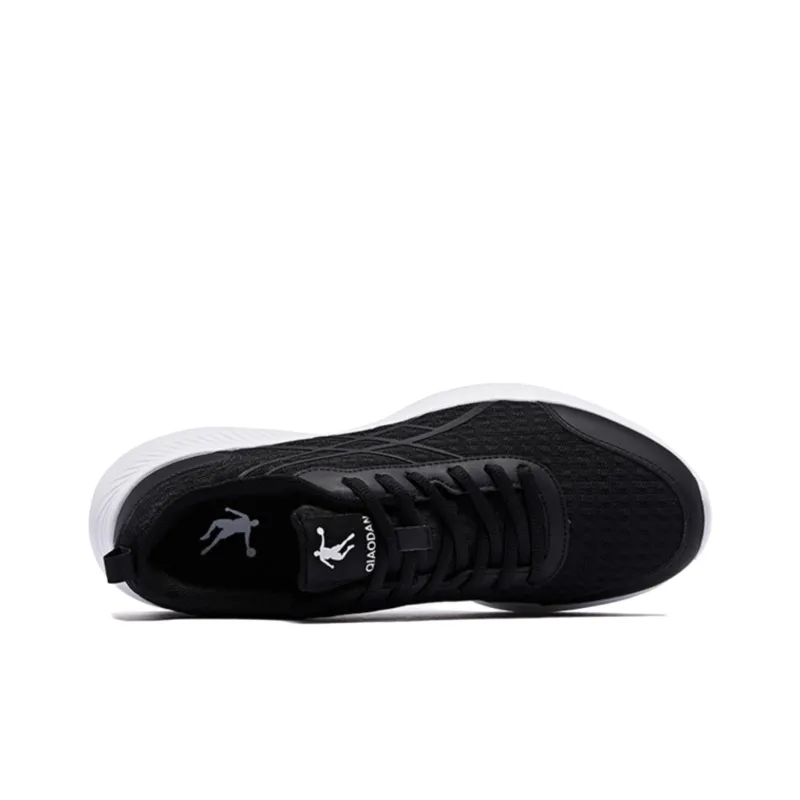 QIAODAN Cushioning Wear Resistant Low Top Casual Running Shoes Men's Black White-4