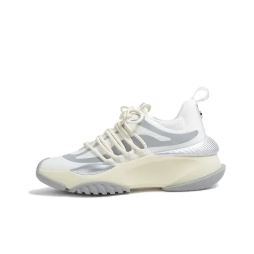 STEVE MADDEN Low-Top Casual Shoes Women's White Silver