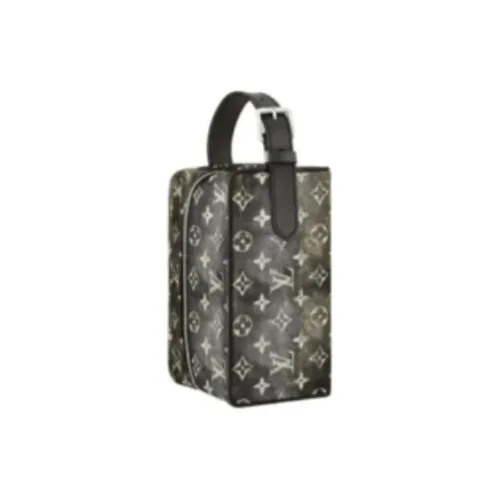 LOUIS VUITTON Toiletry Bags