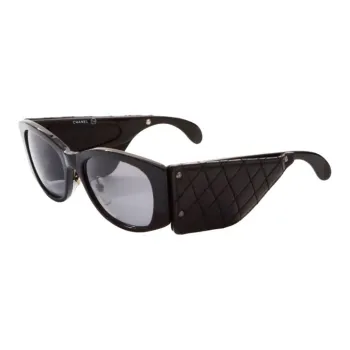 CHANEL 2000s Quilted leather Sunglasses