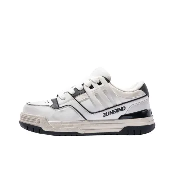 SANBAI STUDIO Anti-Slip Wear-Resistant Low-Top Skateboard Shoes Unisex Black White Distressed