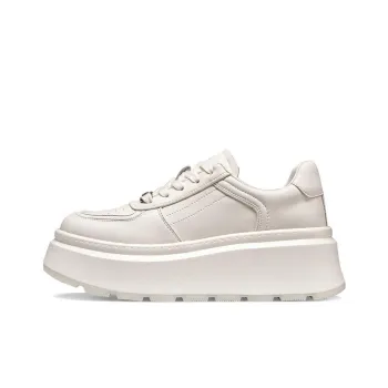 Kiss Kitty Lightweight Breathable Height Increasing Low-Top Skateboard Shoes Women's White