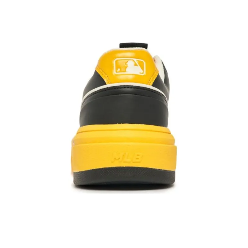 MLB Chunky Liner Slip Resistant Waterproof Low Top Skateboard Shoes Unisex Yellow Black-3