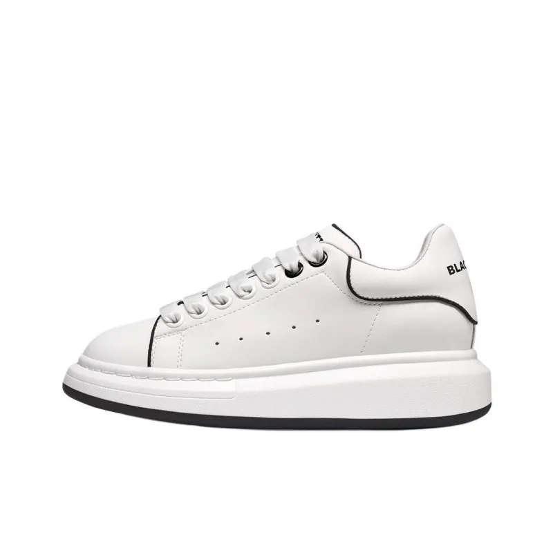 Kiss Kitty Breathable Height Increasing Low-Top Skateboard Shoes Women's White/Black-0