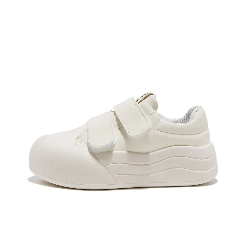 Little Red Man Low Top Skateboard Shoes Women's-9