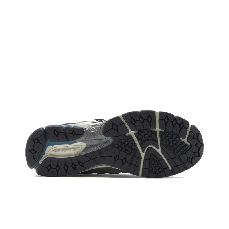 New Balance 1906R Silver Metallic Terrarium-4