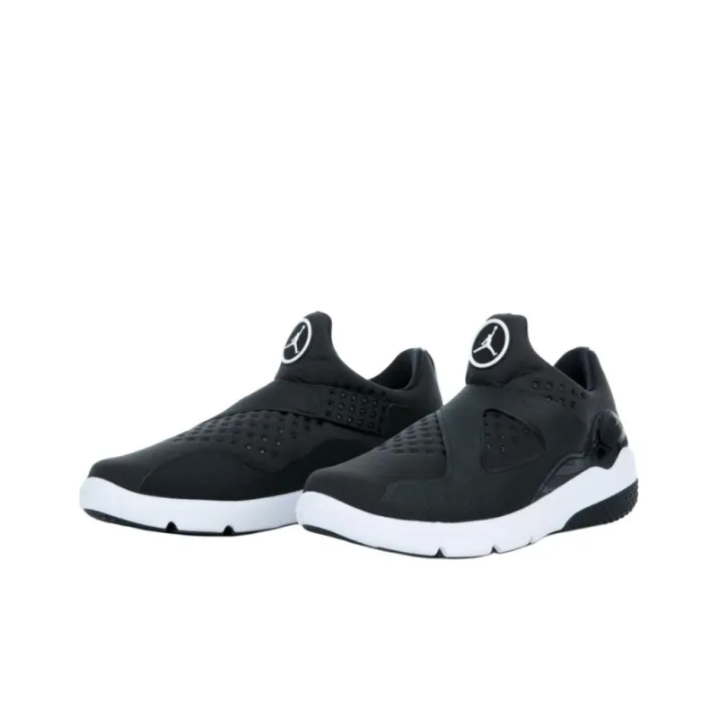 Jordan Trainer Essential Black/Black White-2