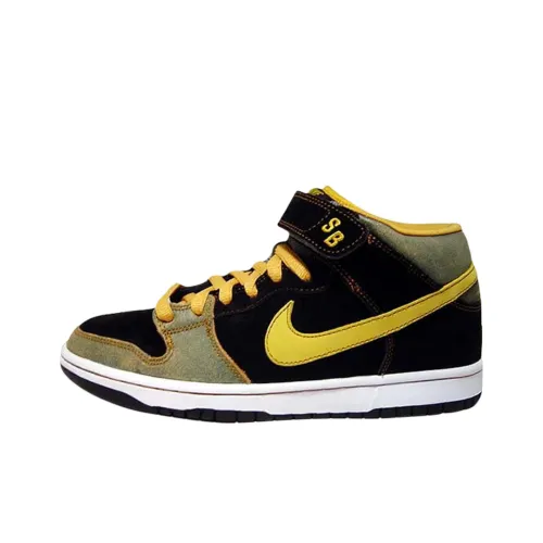 Nike SB Dunk Mid Asbury Casino