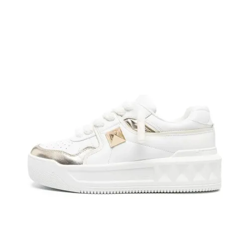 Valentino One Stud Low Top Skateboard Shoes Women's White
