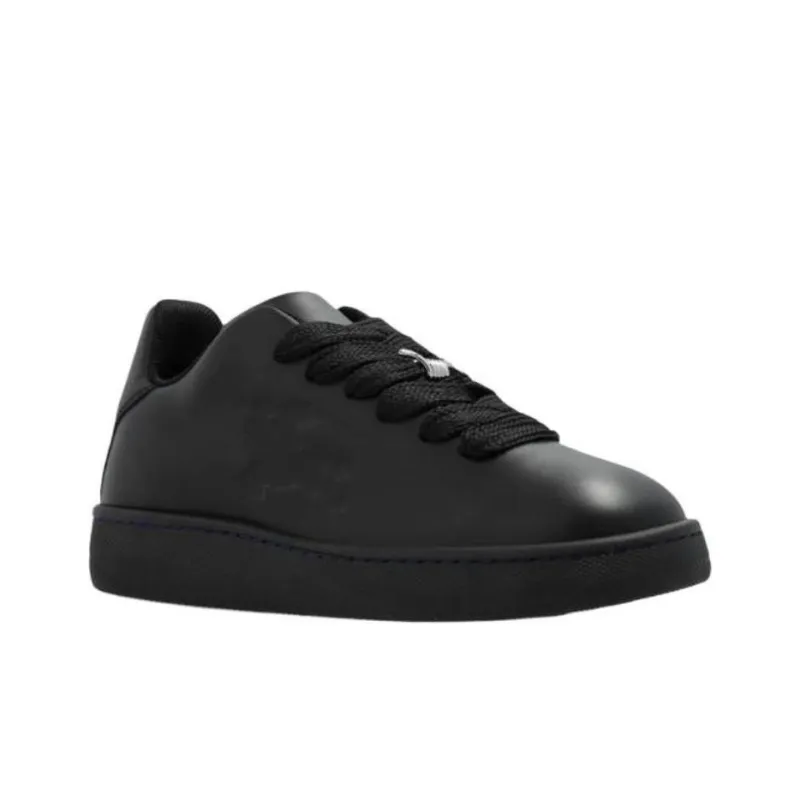 Burberry Low Top Skateboard Shoes Women's Black-2