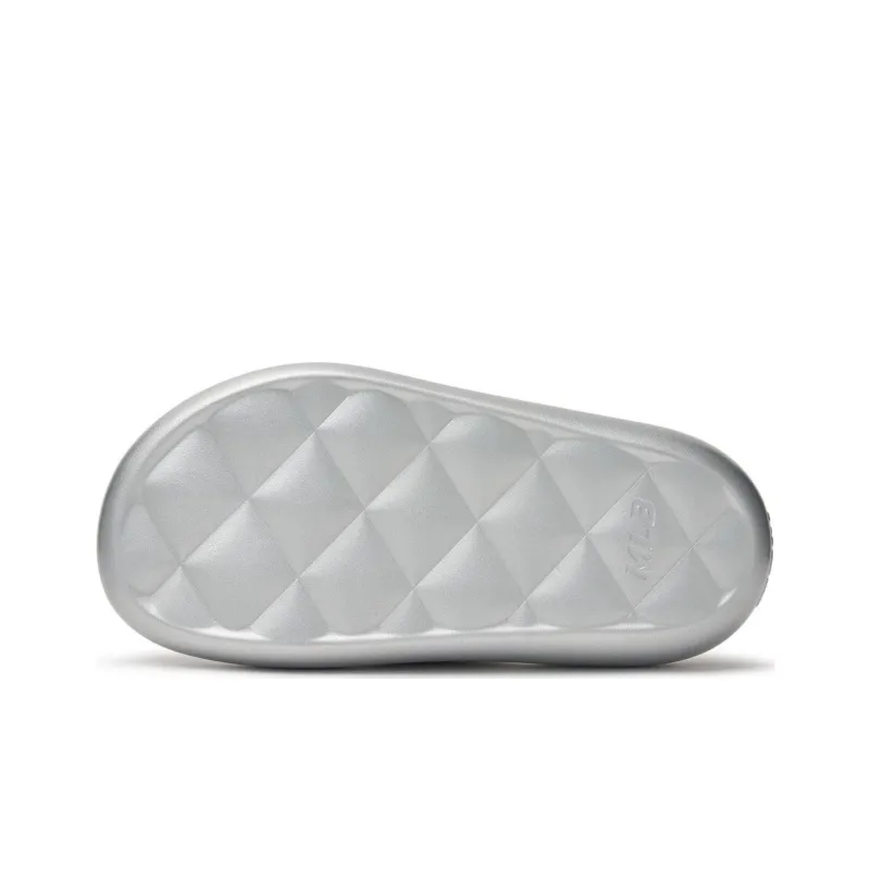 MLB New York Yankees Abrasion Resistant Slip Resistant Flip Flops Unisex Silver-5