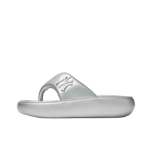 MLB New York Yankees Abrasion Resistant Slip Resistant Flip Flops Unisex Silver