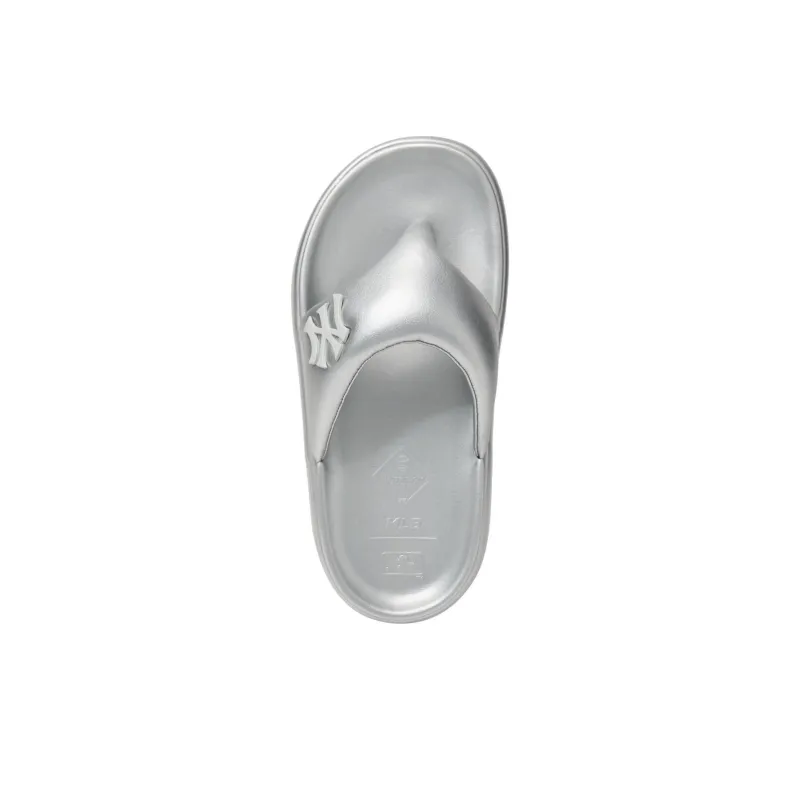 MLB New York Yankees Abrasion Resistant Slip Resistant Flip Flops Unisex Silver-3