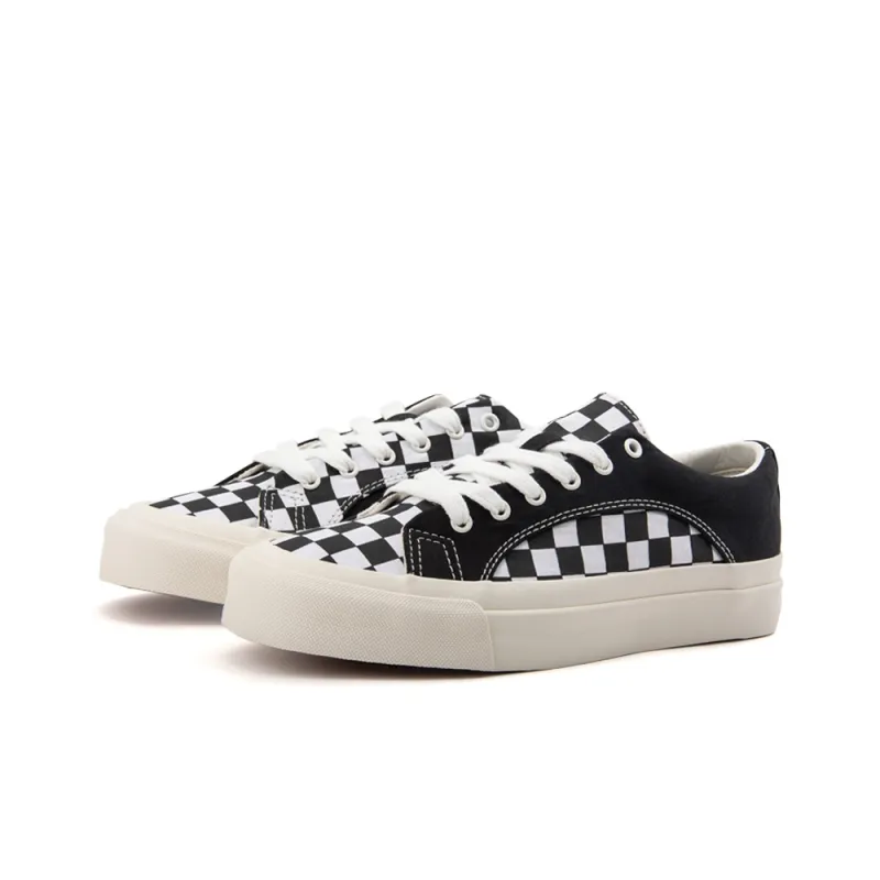 WANSWER Low Top Skateboard Shoes Unisex Black White Plaid-1