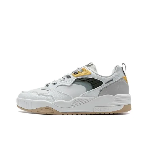 XTEP Kailang Lite Anti Slip Wear Resistant Low Top Skateboard Shoes Men's White Gray Yellow