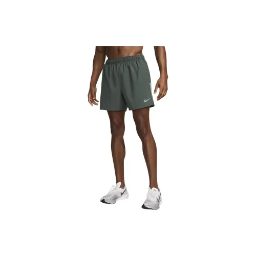 Nike Challenger Casual Shorts Men Vintage Green