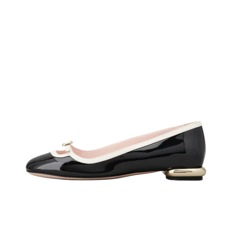 Roger Vivier Buckled Round Toe Slip On Flat Shoes Women's-0