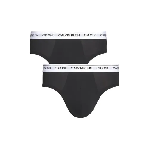 Мужская черная шапка calvin klein