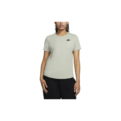 Nike Sportswear Club T-Shirts Women's Jadeite Horizon