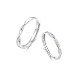 Mobius Loop Couple Rings