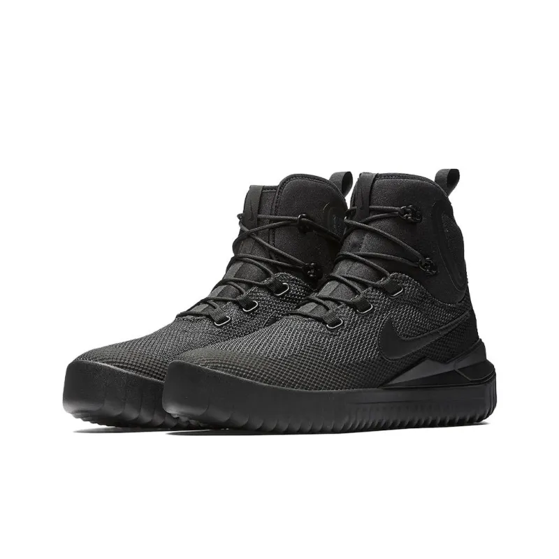 Nike Air Wild Mid Triple Black-2