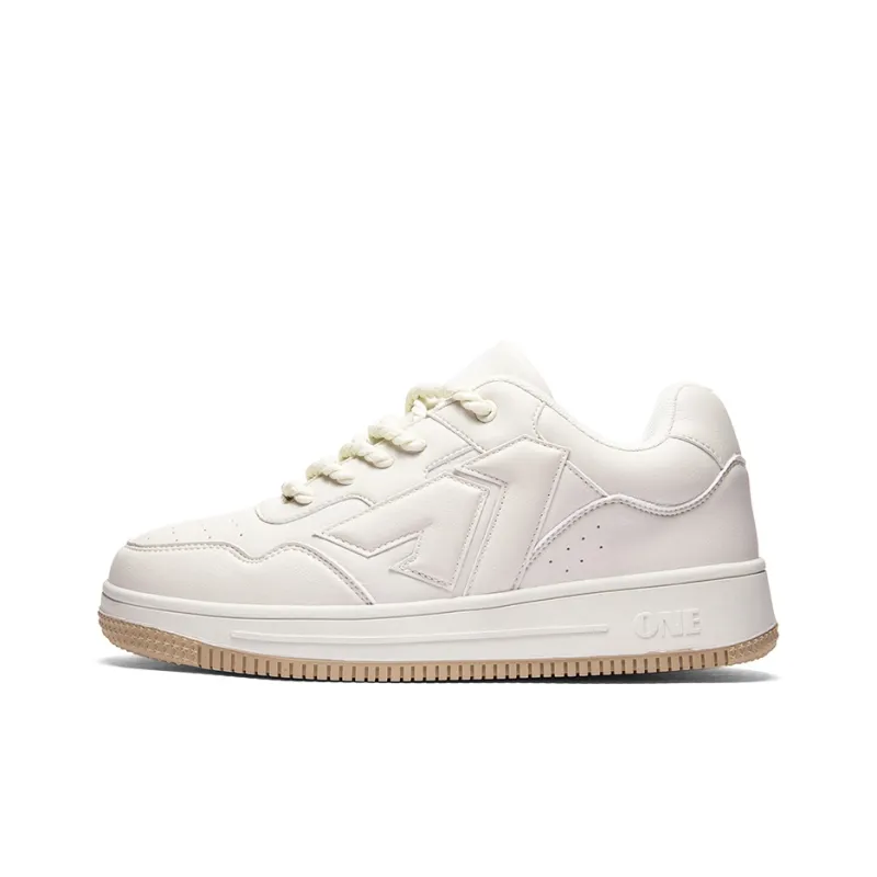 A1 Small White Shoes Coverage Wear-Resistant Lightweight Low-Top Skateboard Shoes Unisex-42