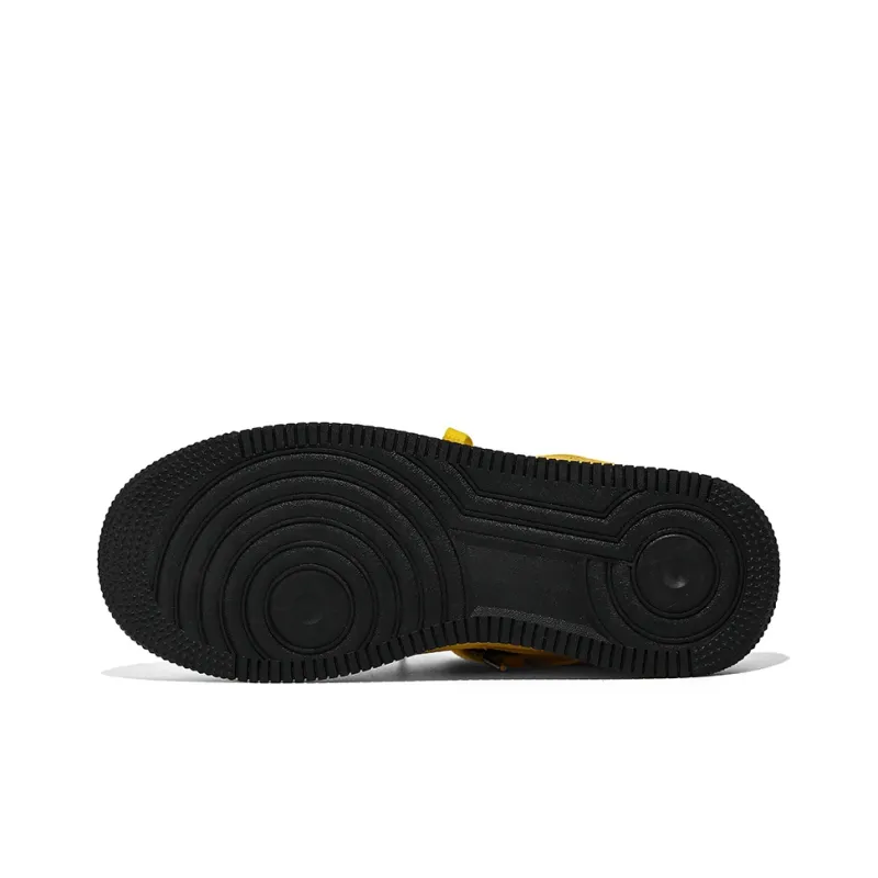 Little Red Man Slip-Resistant Low-Top Skateboard Shoes Unisex-4